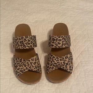 Skechers‎ Luxe Foam Sandals with Red Accents